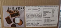 Biscuit avec barre de chocolat au lait fourrée au lait