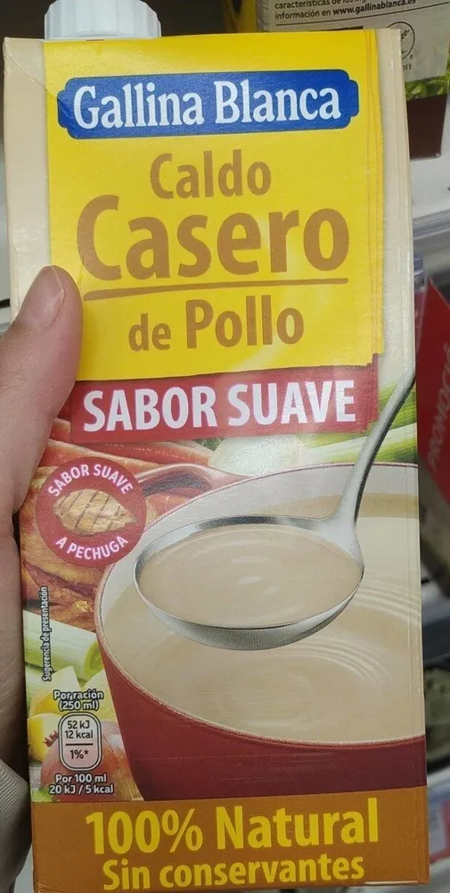 Caldo casero de pollo sabor suave
