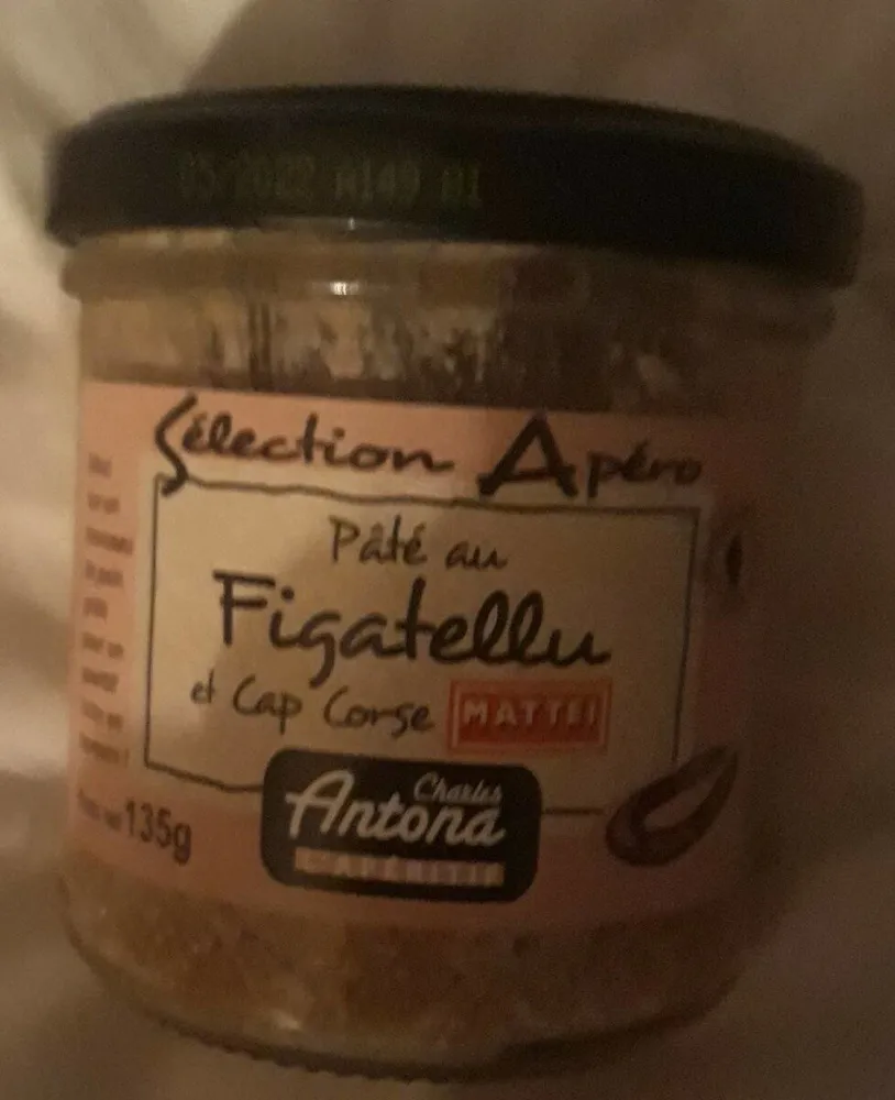 Pate au figatellu et au vin