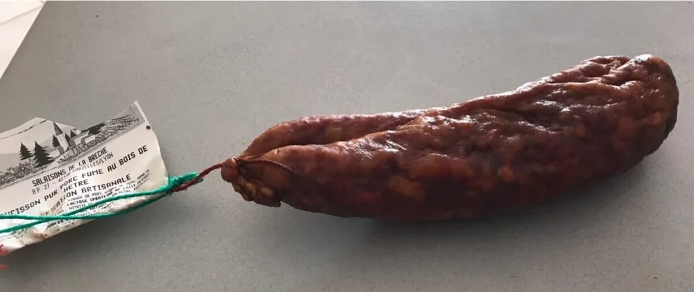 Saucisson pur porc fume au bois de hetre fabrication artisanale