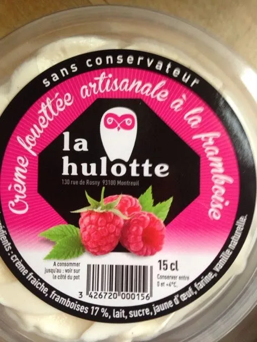 Crème fouettée artisanale sur lit de framboise