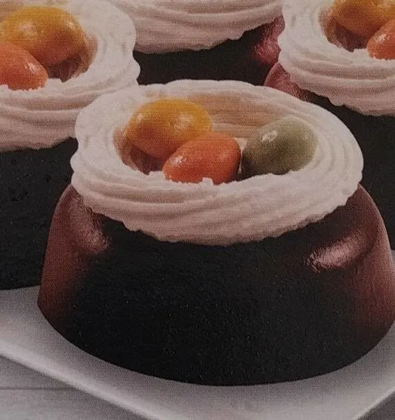 Nids glacés au lait de la ferme