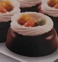 Nids glacés au lait de la ferme