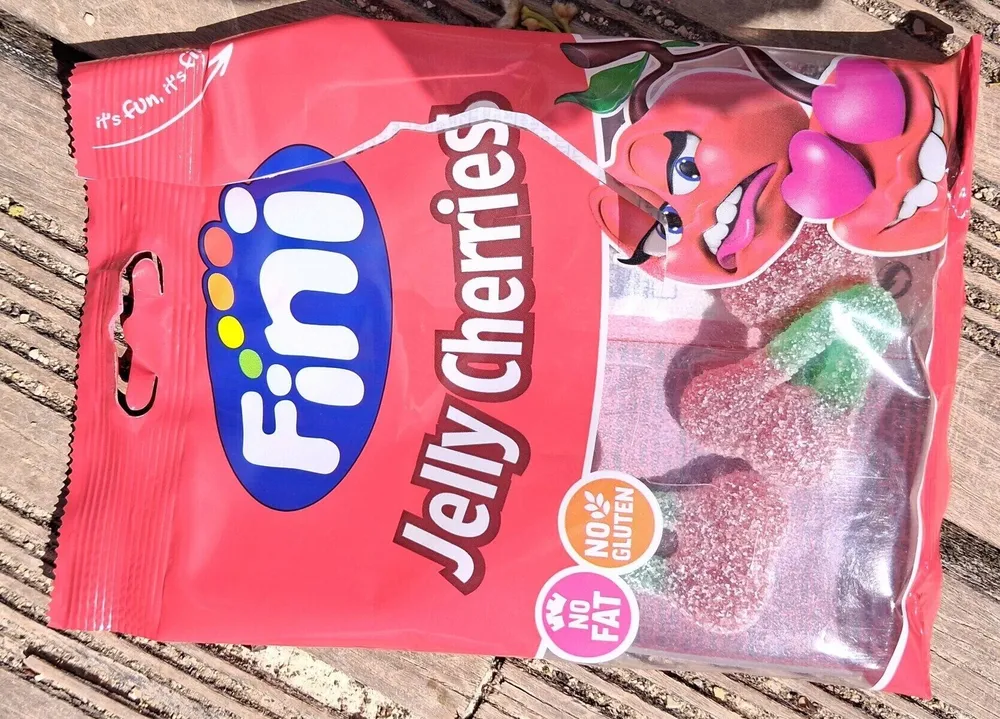 Jelly cherries