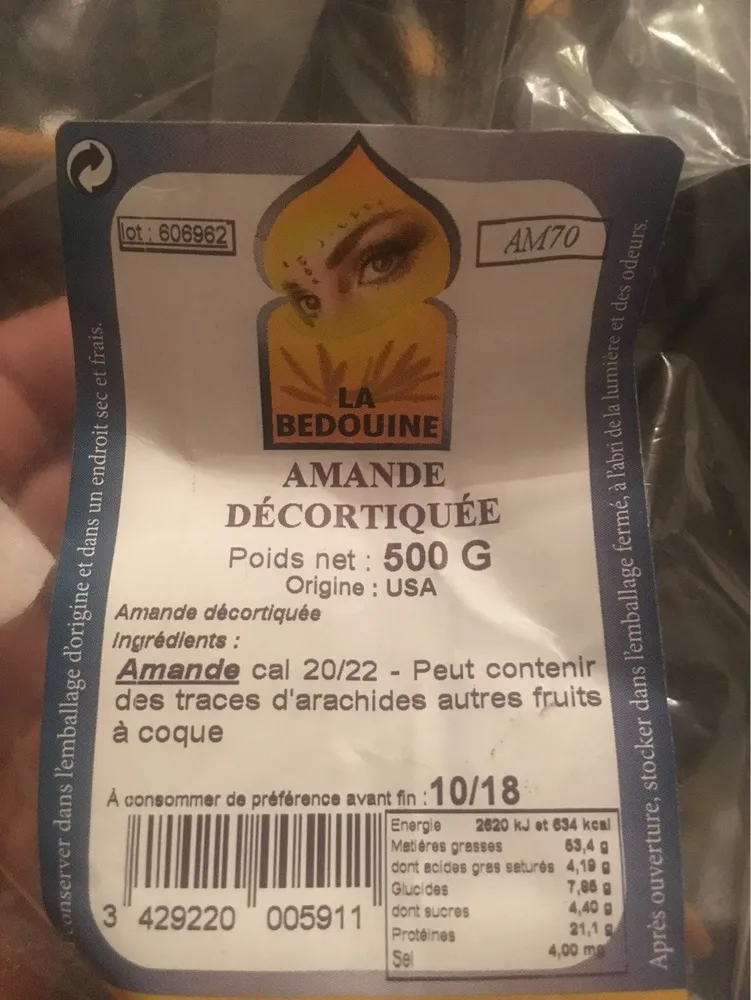 Amande decortiquée
