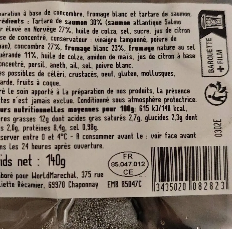 Préparation à base de concombre, fromage blanc et tartare de saumon