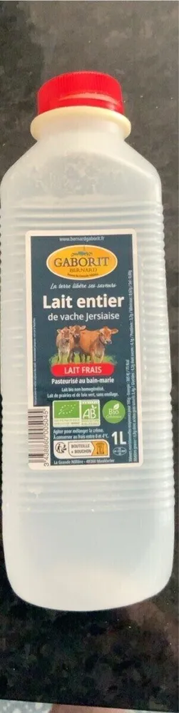 Lait entier de vache.jersiaise frais pasteurisé au bain marie