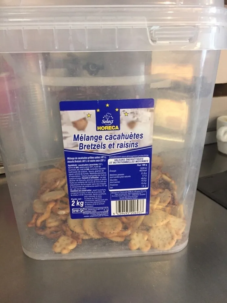 Mélange cacahuètes, Bretzel et raisins