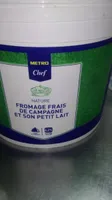 Fromage frais de campagne et son petit lait