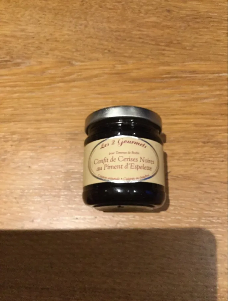 Confit de cerise noires au piment d'Espelette