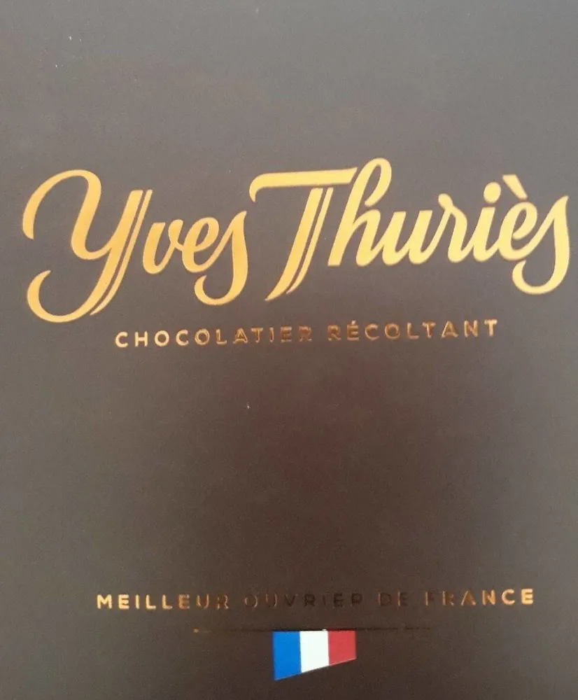 Bonbons de chocolat noir assortis