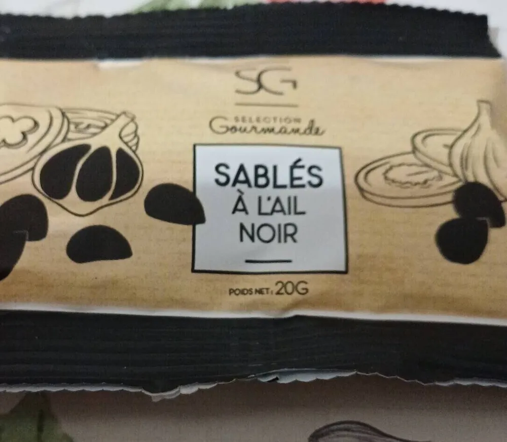Sablés à l'ail noir