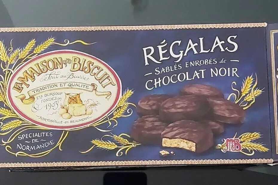 Régales sables enrobés de chocolat noir