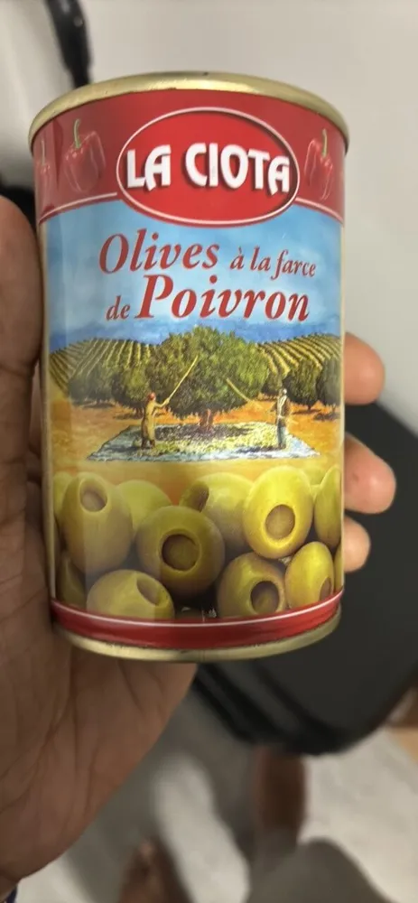 Olives vertes farcies aux poivrons