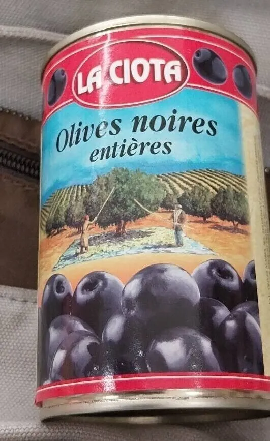 Olives noires entieres