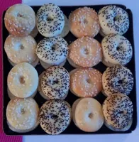 16 mini bagels garnis tzatziki et saumon