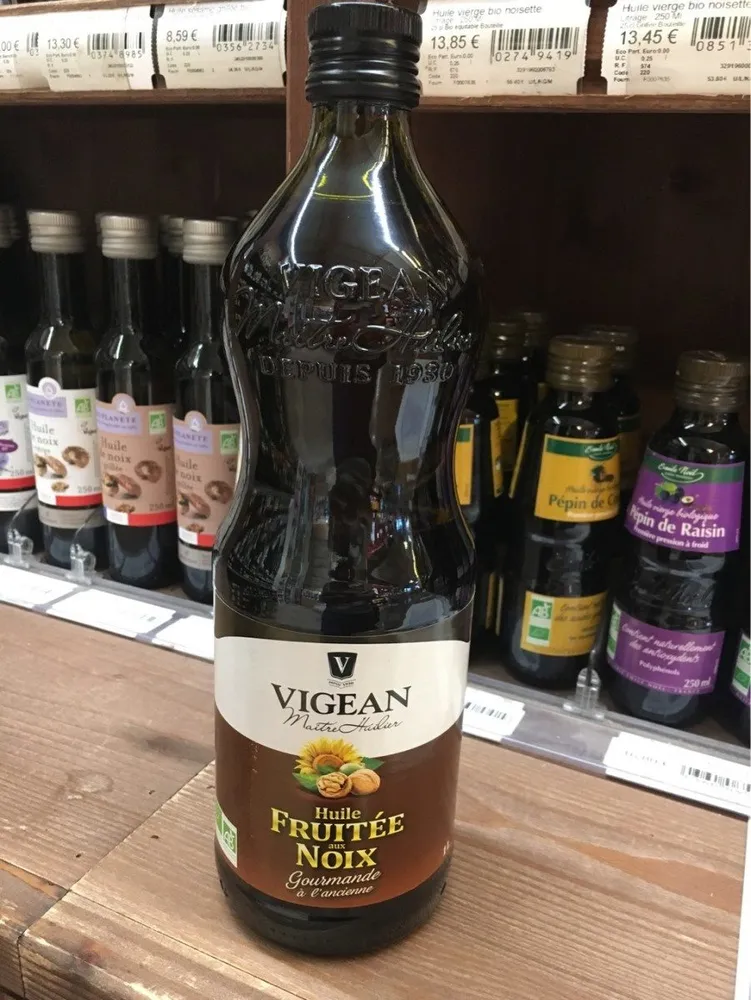 Huile fruitee aux noix
