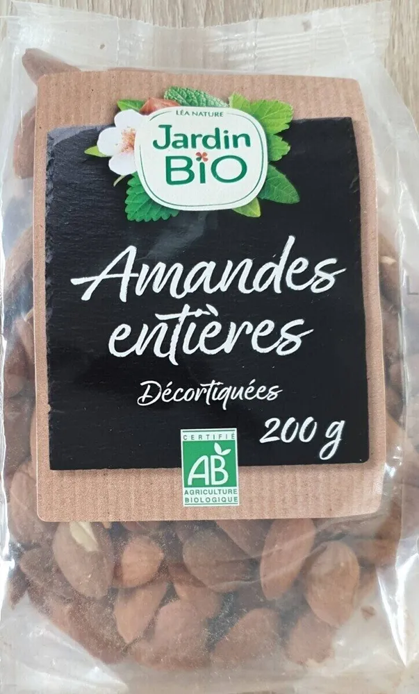 Amandes entières décortiquées