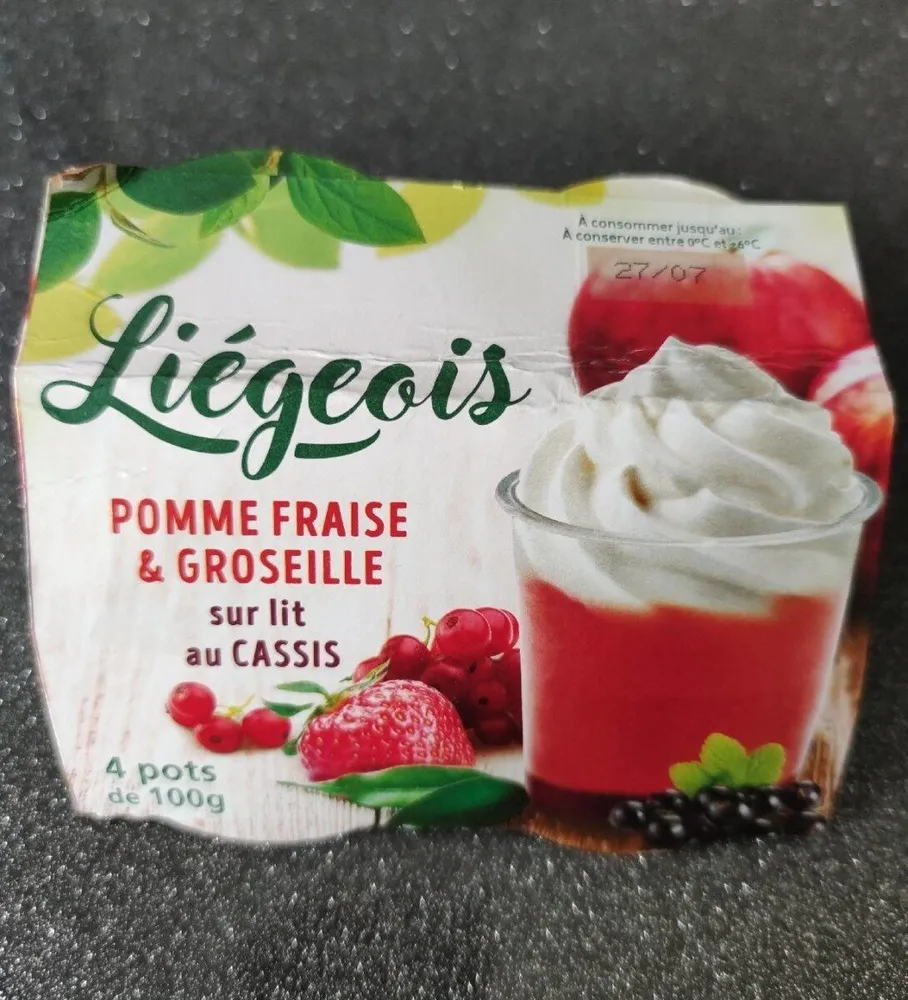 Liégeois pomme fraise sur lit au cassis