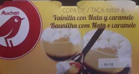Copa de sabor a vainilla con nata y caramelo