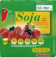 Postre de soja con frutas del bosque