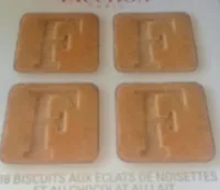 16 Biscuits Aux éclats De Noisettes Et Au Chocolat Au Lait