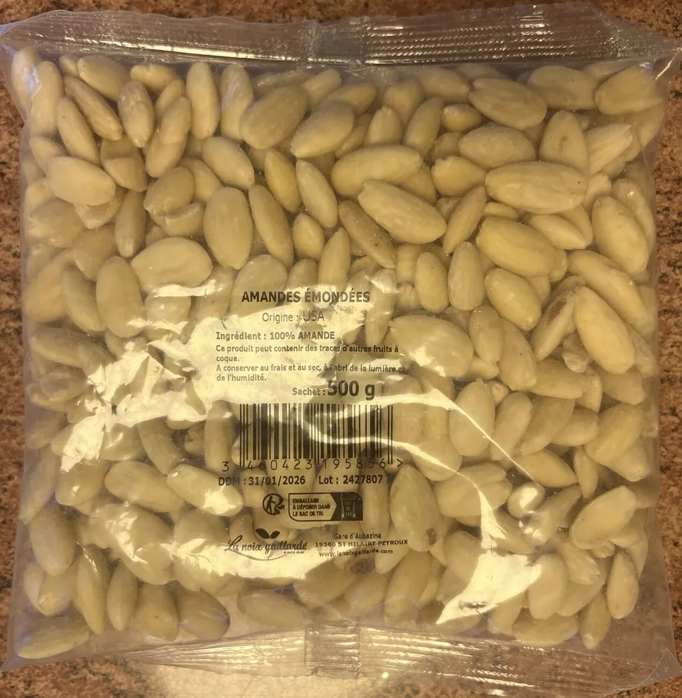 Peeled Almonds