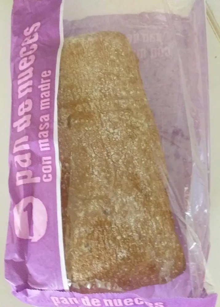 Pan de nueces con masa madre