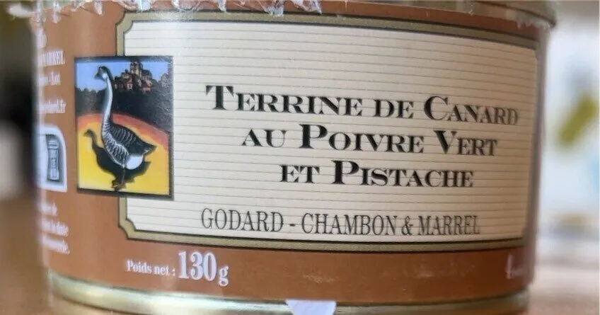 Terrine de canard au poivre, vert et pistaches