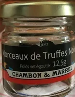 Morceaux de truffes noirs