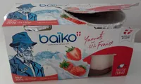 Yaourts sur lit de fraise