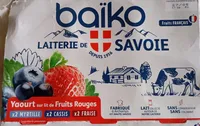 Yaourt sur lit  de fruits rouges