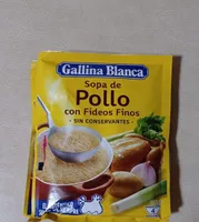 Sopa de pollo con fideos finos