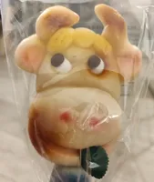 sucette vache en pate d'amande