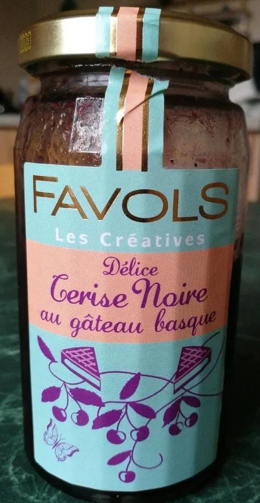 Cerise Noire au gâteau basque