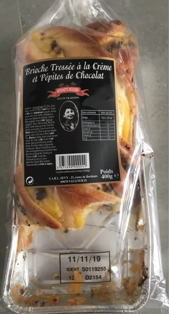 Brioche tressée à la crème et pépites de chocolat