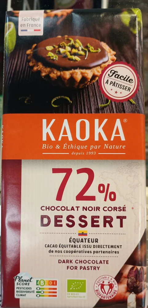 Chocolat noir corsé dessert biologique