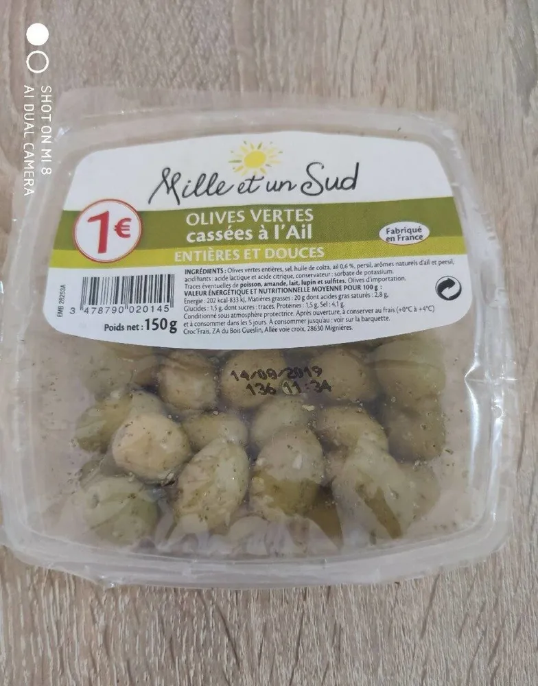 Olives vertes cassées à l'ail