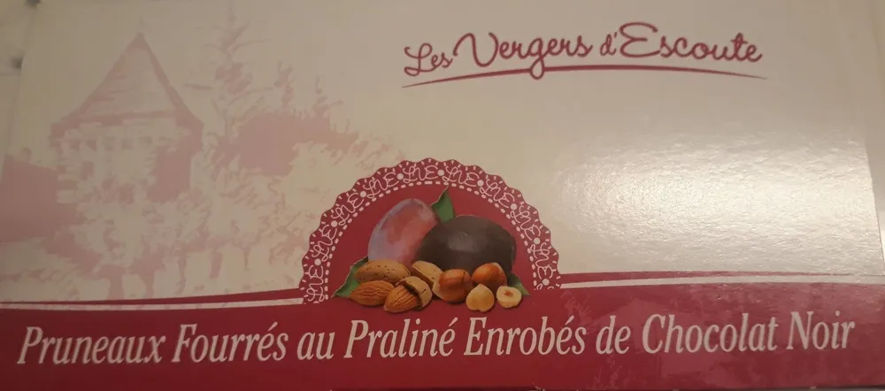 Pruneaux fourrés au praliné enrobés de chocolat noir