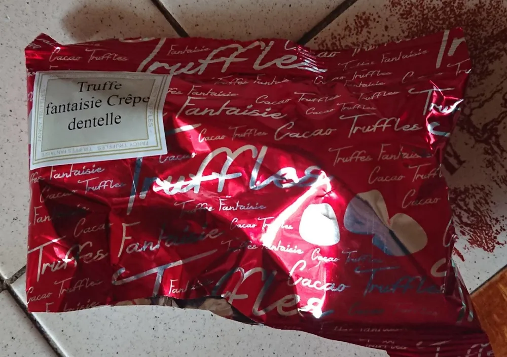 Truffe fantaisie crêpe dentelle