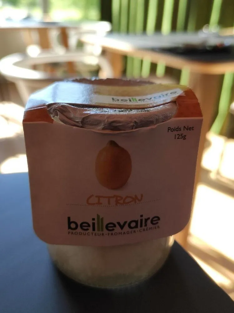 Yaourt nature sur fruits citron