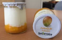 Yaourt nature sur fruits Mangue