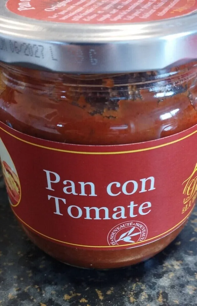 Pan con tomate