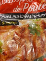 Escalopes de poulet crues marinees