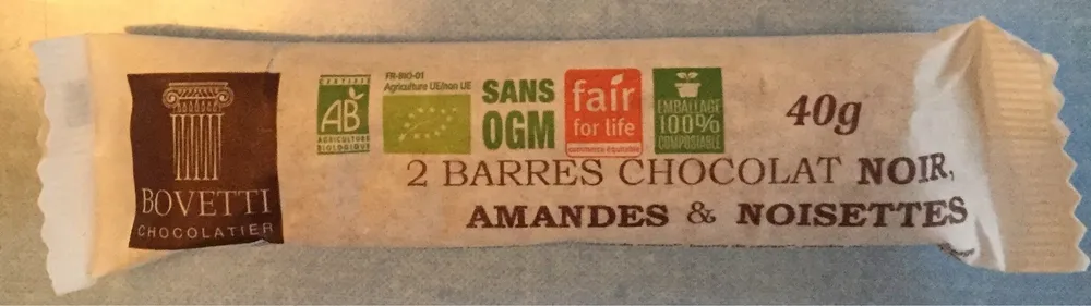 2 barres chocolat noir, amandes & noisettes