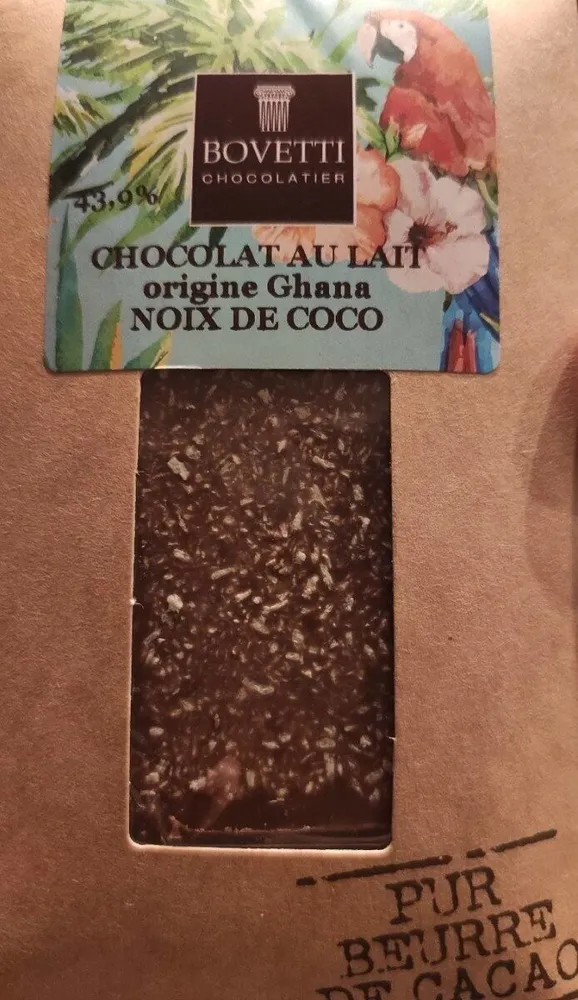 Chocolat au lait à la noix de coco râpée