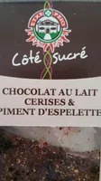 Chocolat au lait cerises & piment d'espelette