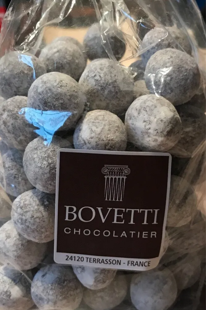 Noisettes enrobées de chocolat au lait