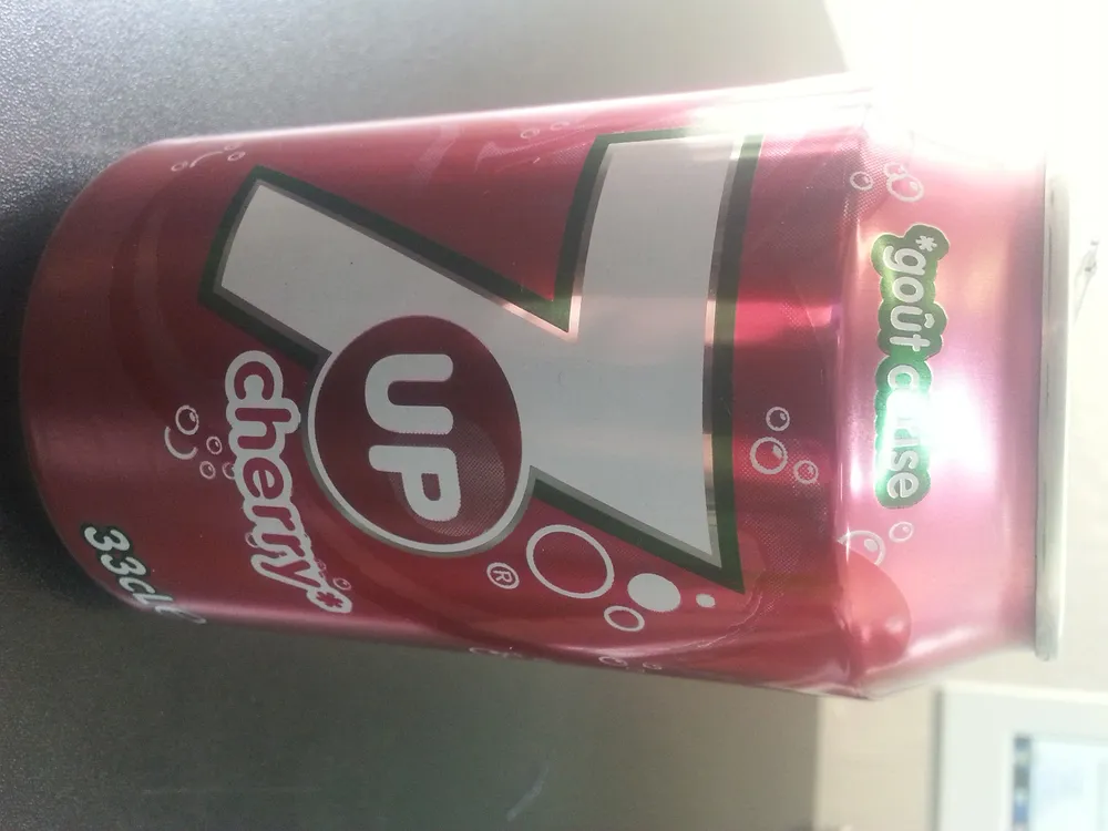 Boisson 7up goût cerise
