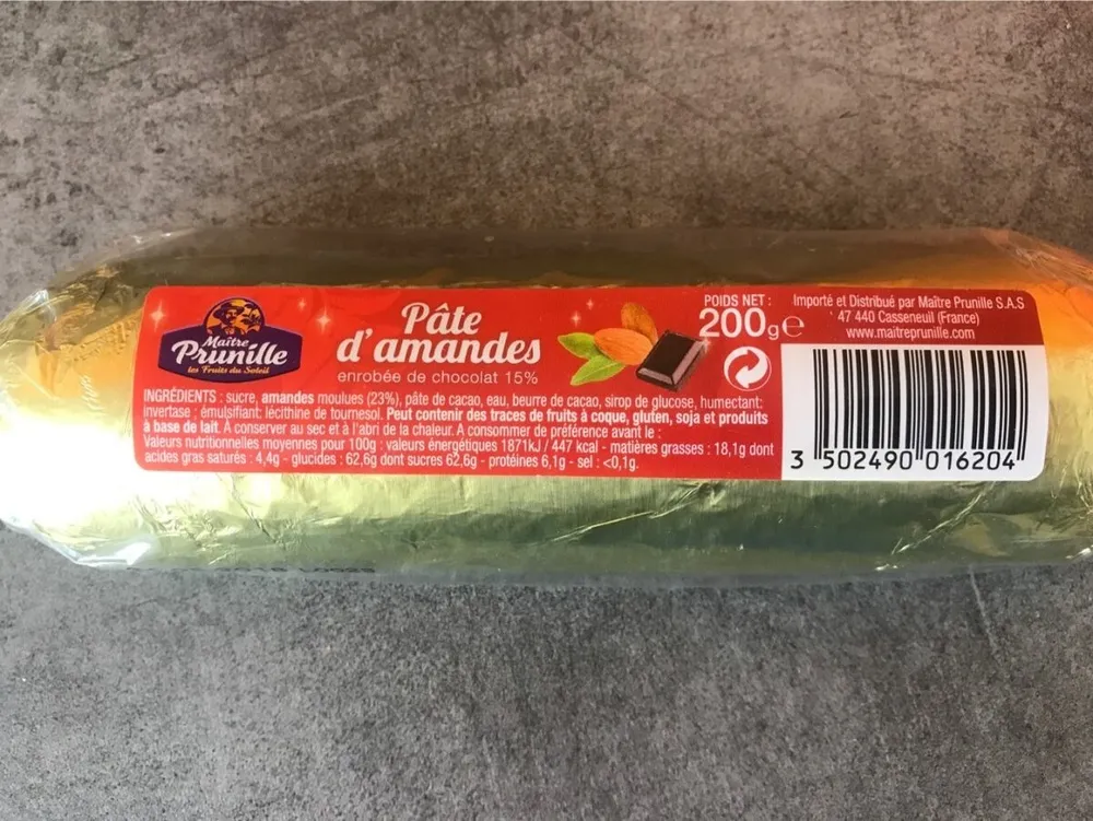 Pâte d'amandes enrobée de chocolat